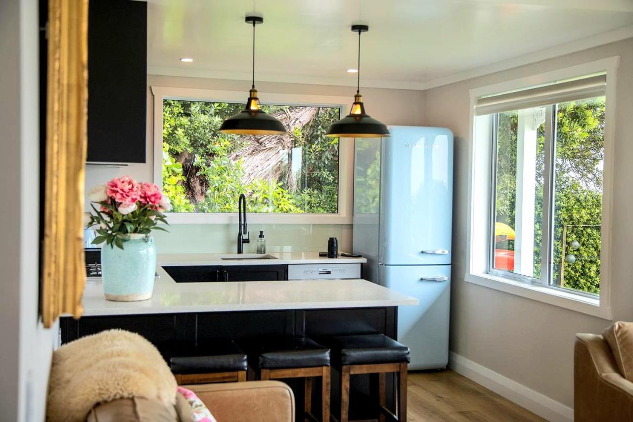 Red Rock Cottage, Beachfront Luxury Clarks Beach Exterior foto