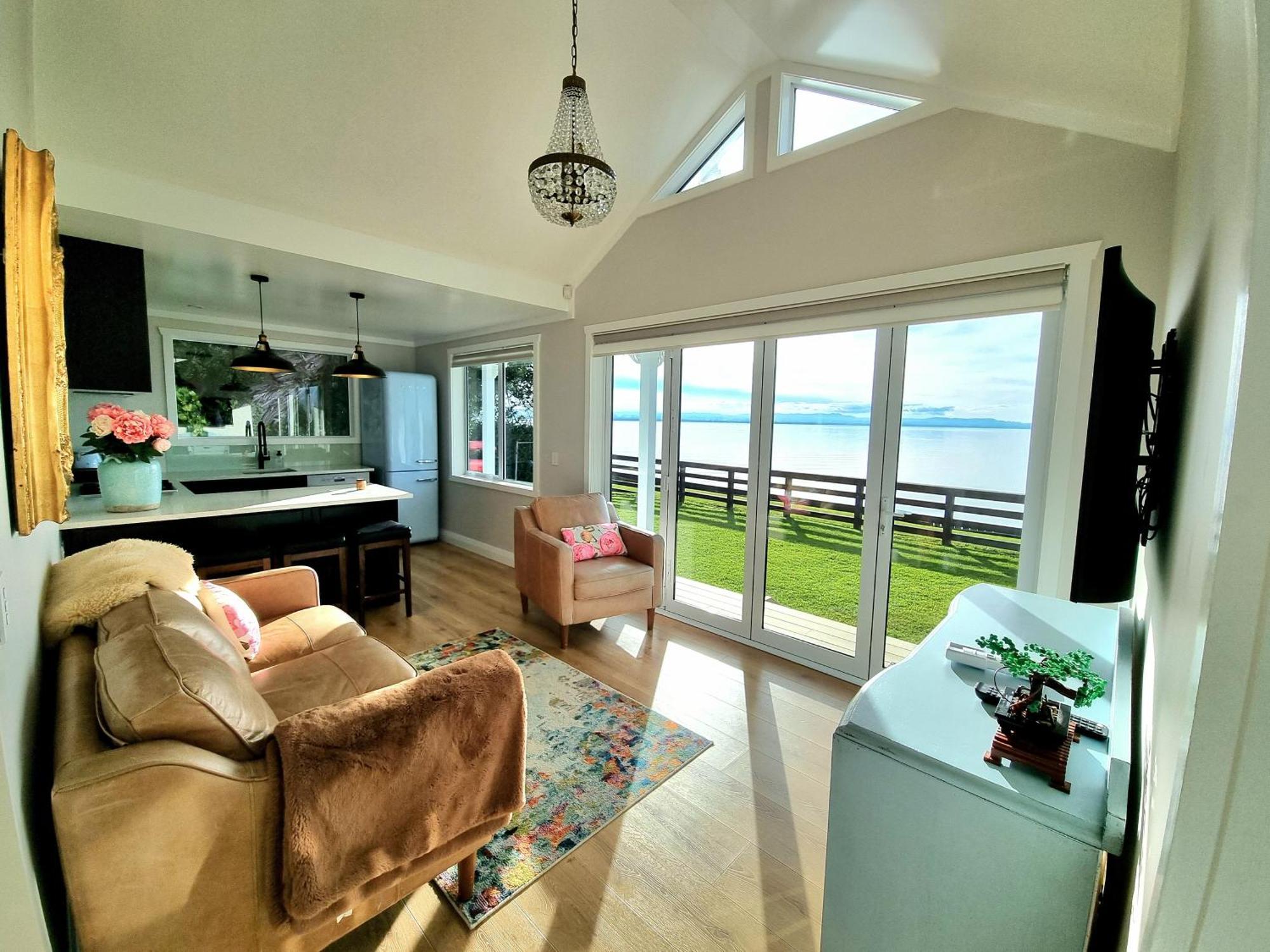 Red Rock Cottage, Beachfront Luxury Clarks Beach Exterior foto