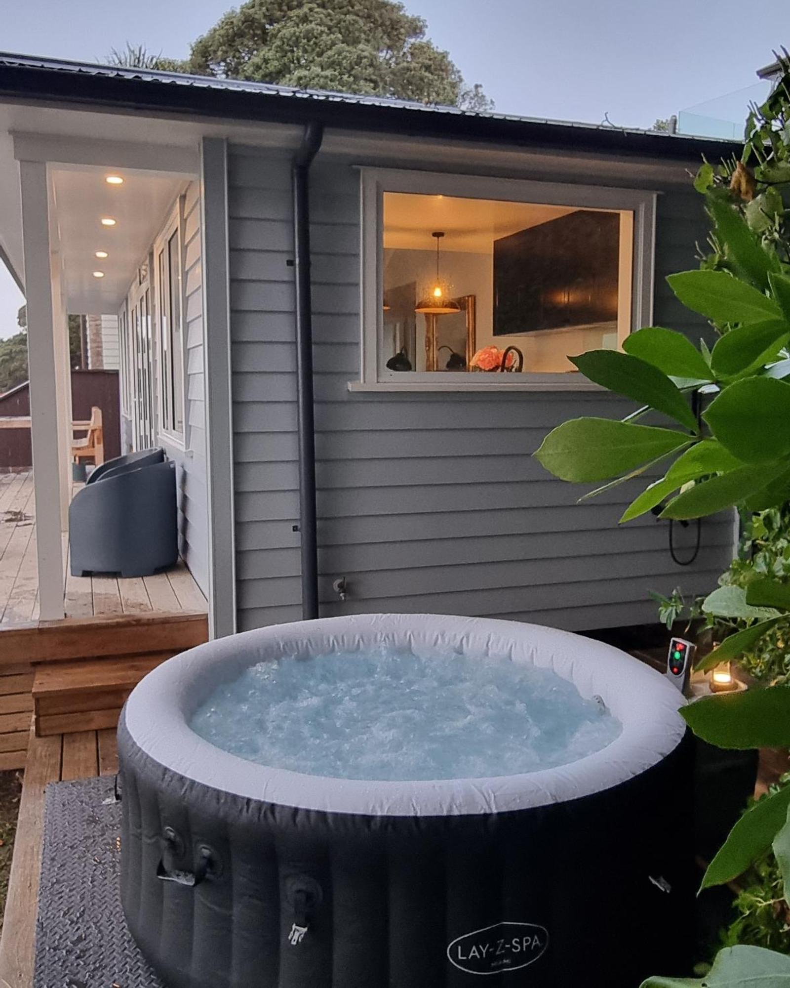 Red Rock Cottage, Beachfront Luxury Clarks Beach Exterior foto