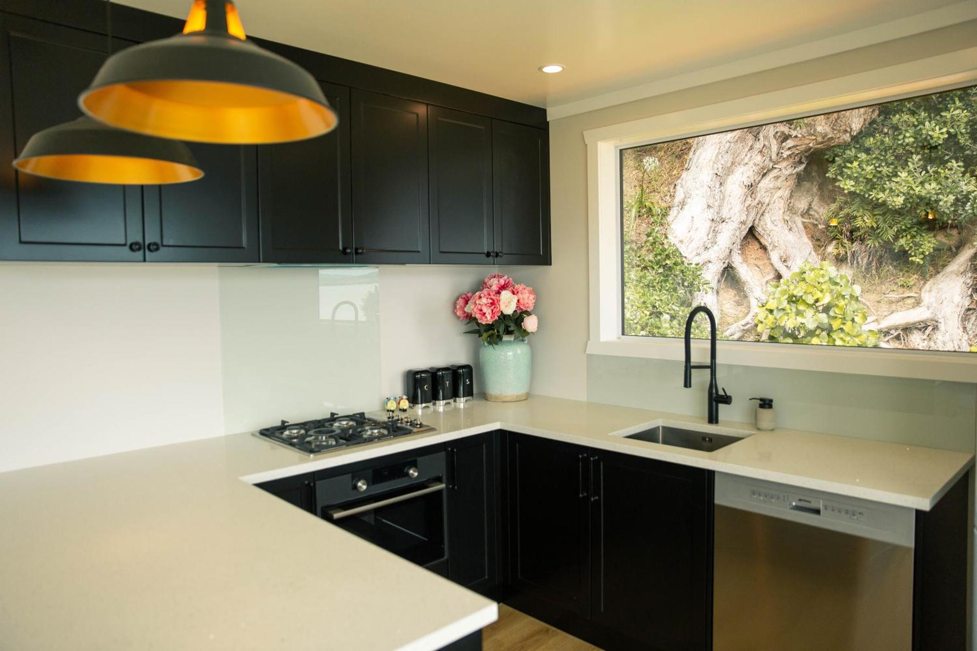 Red Rock Cottage, Beachfront Luxury Clarks Beach Exterior foto